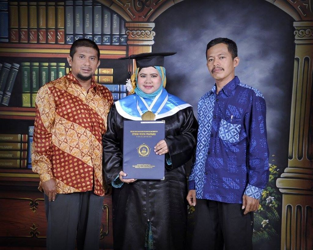 wisudawati binaan panti asuhan daarul aitam